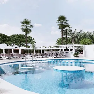 https://hotel-paradis-pineda-de-mar.catalonia-hotels.com